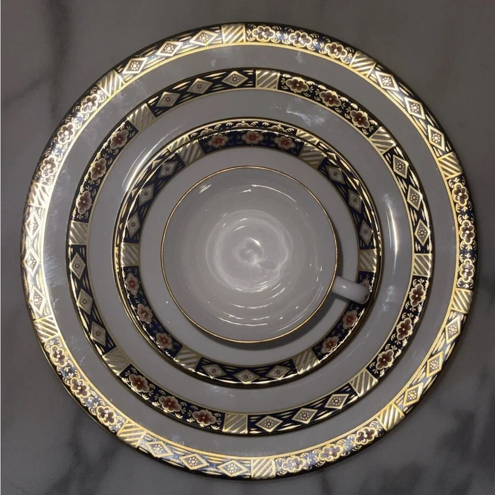 5 Piece‎ Place Setting Kedleston by Royal Crown Derby Gold Trim Vintage England